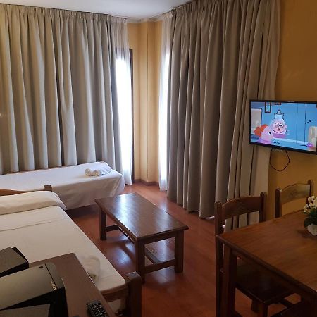 Apartamentos Parot Quality ซานตาเอวเลเรียเดสริว ภายนอก รูปภาพ