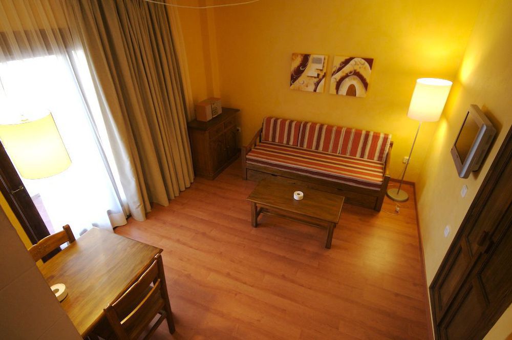 Apartamentos Parot Quality ซานตาเอวเลเรียเดสริว ภายนอก รูปภาพ
