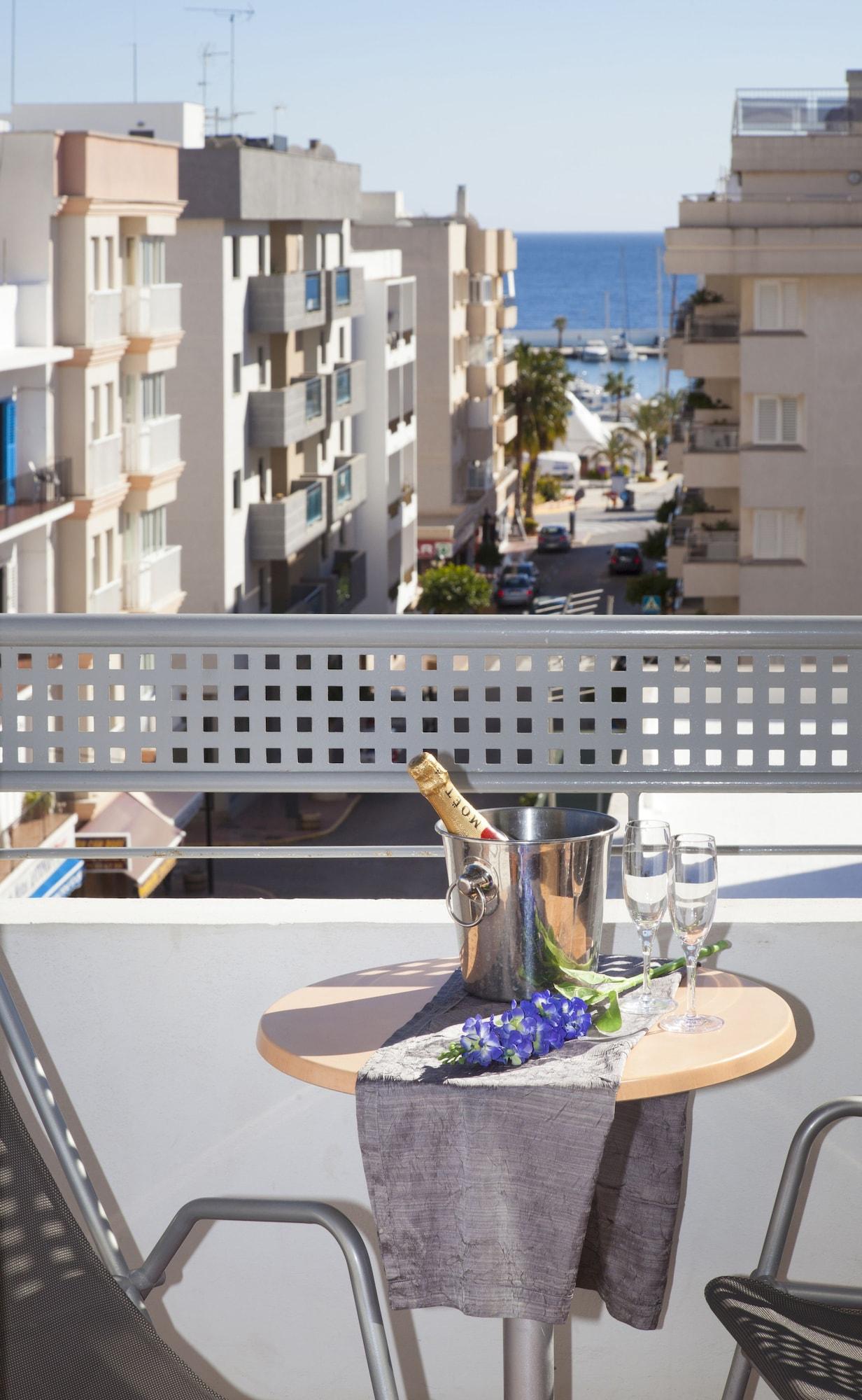 Apartamentos Parot Quality ซานตาเอวเลเรียเดสริว ภายนอก รูปภาพ