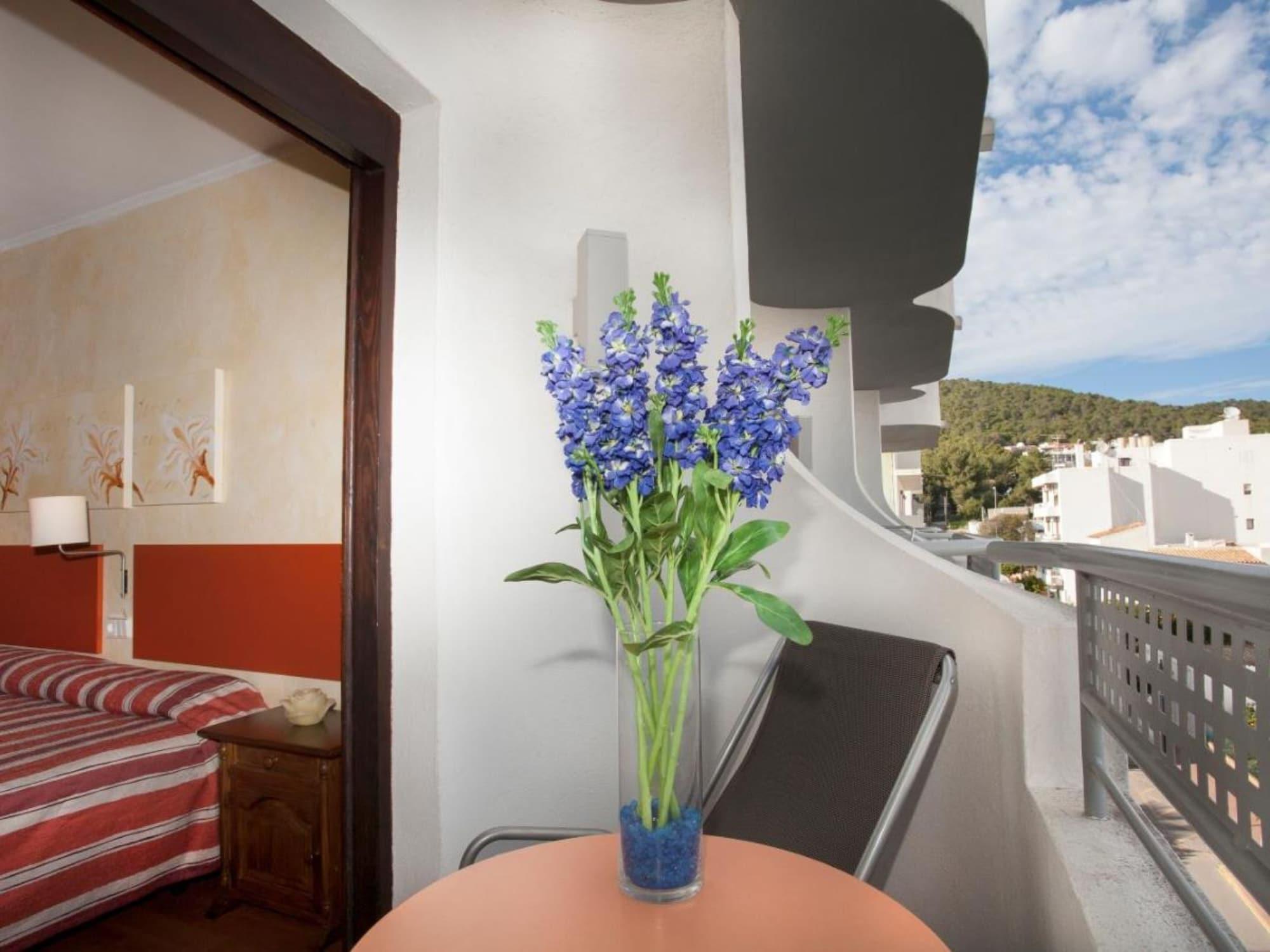 Apartamentos Parot Quality ซานตาเอวเลเรียเดสริว ภายนอก รูปภาพ