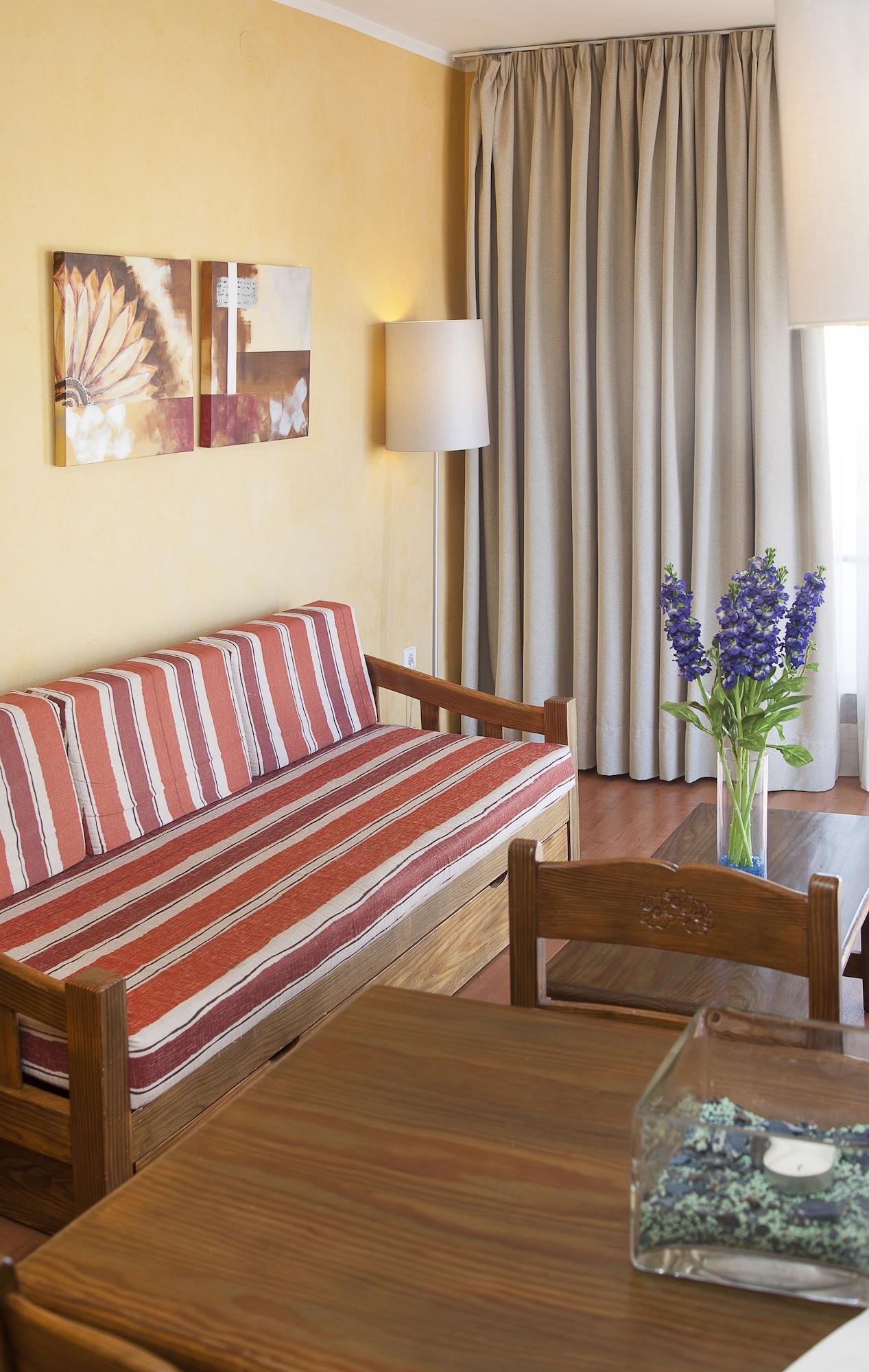 Apartamentos Parot Quality ซานตาเอวเลเรียเดสริว ภายนอก รูปภาพ