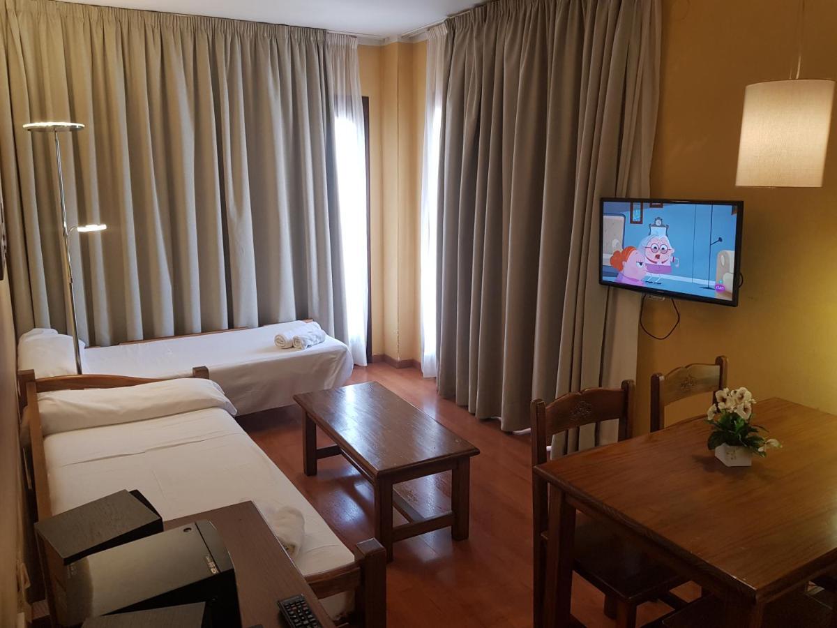 Apartamentos Parot Quality ซานตาเอวเลเรียเดสริว ภายนอก รูปภาพ